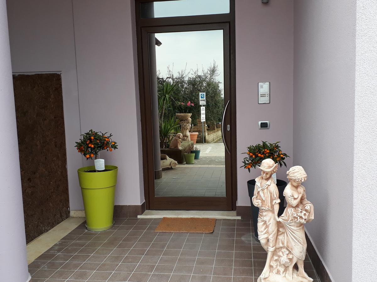 Pensione Degli Ulivi Porto SantʼElpidio Exterior foto